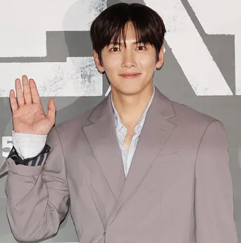 지창욱