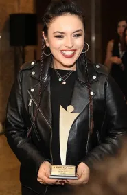 Ezgi Mola